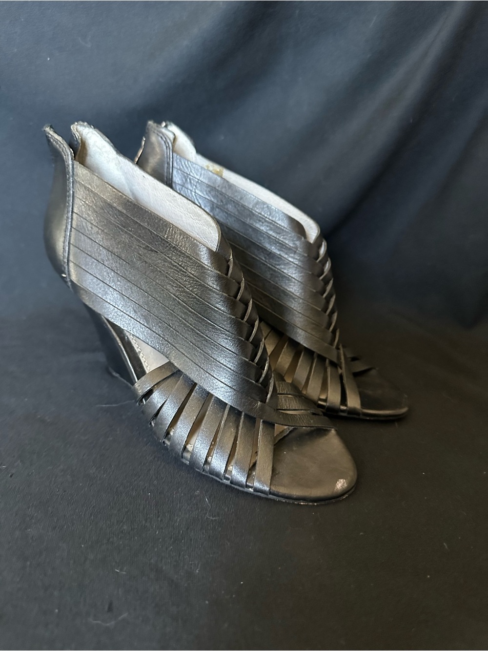 Vince Camuto Venita Women’s Black Strappy Peep-Toe Wedge Heels 5.5